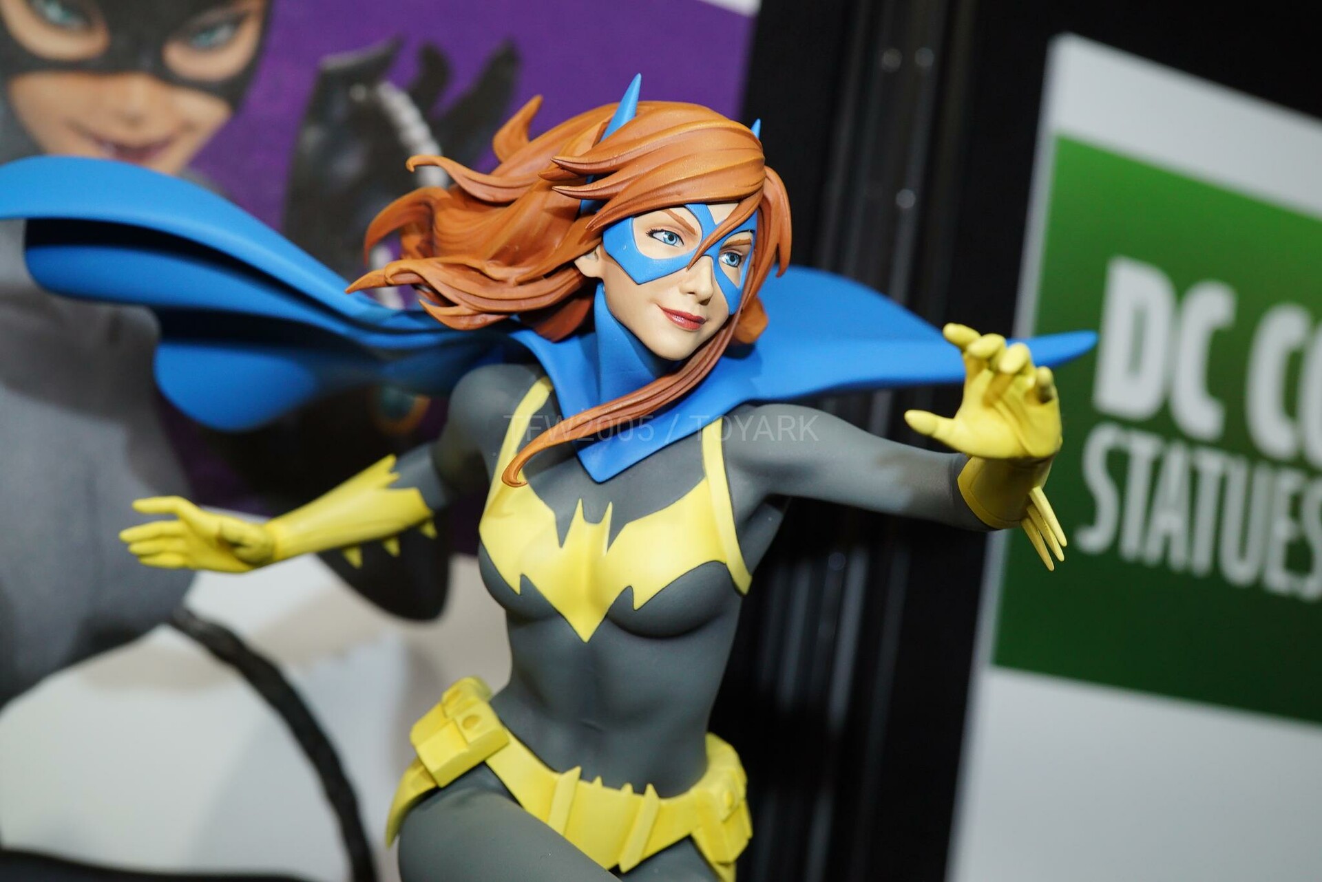 batgirl middleton statue