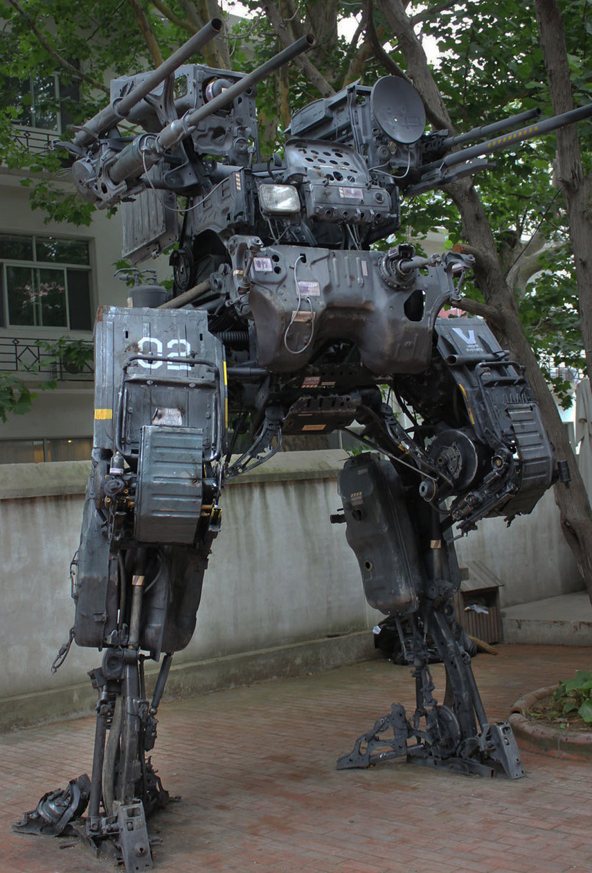 Виды боевых роботов. Робот с пулеметом. Японский боевой робот Kuratas. Военные роботы. Шагающие боевые машины.