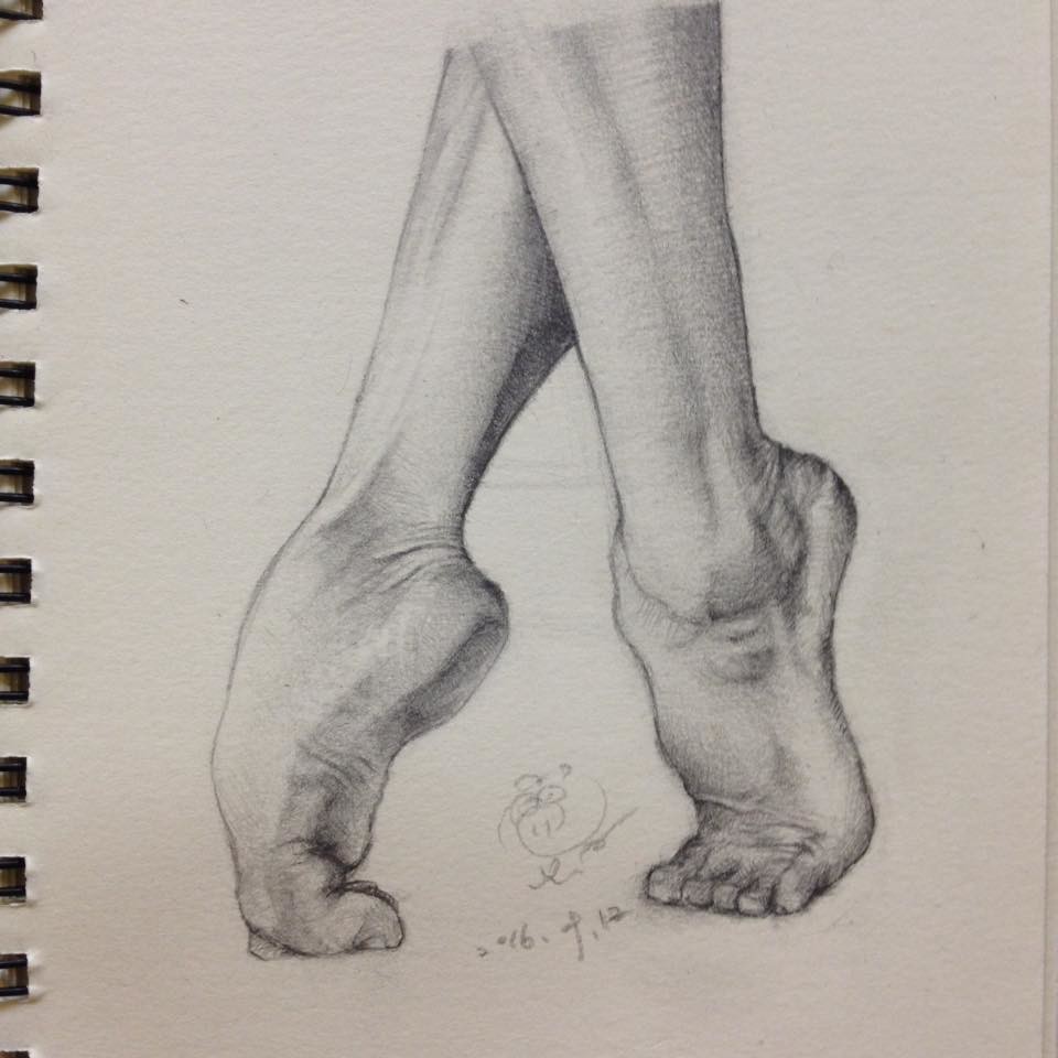 Leg art. Зарисовки стопы. Зарисовки ног. Ноги карандашом. Наброски ног.