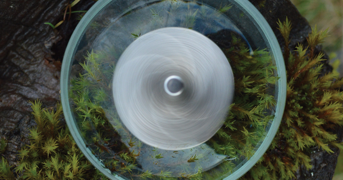 Zephyr spinning hot sale top