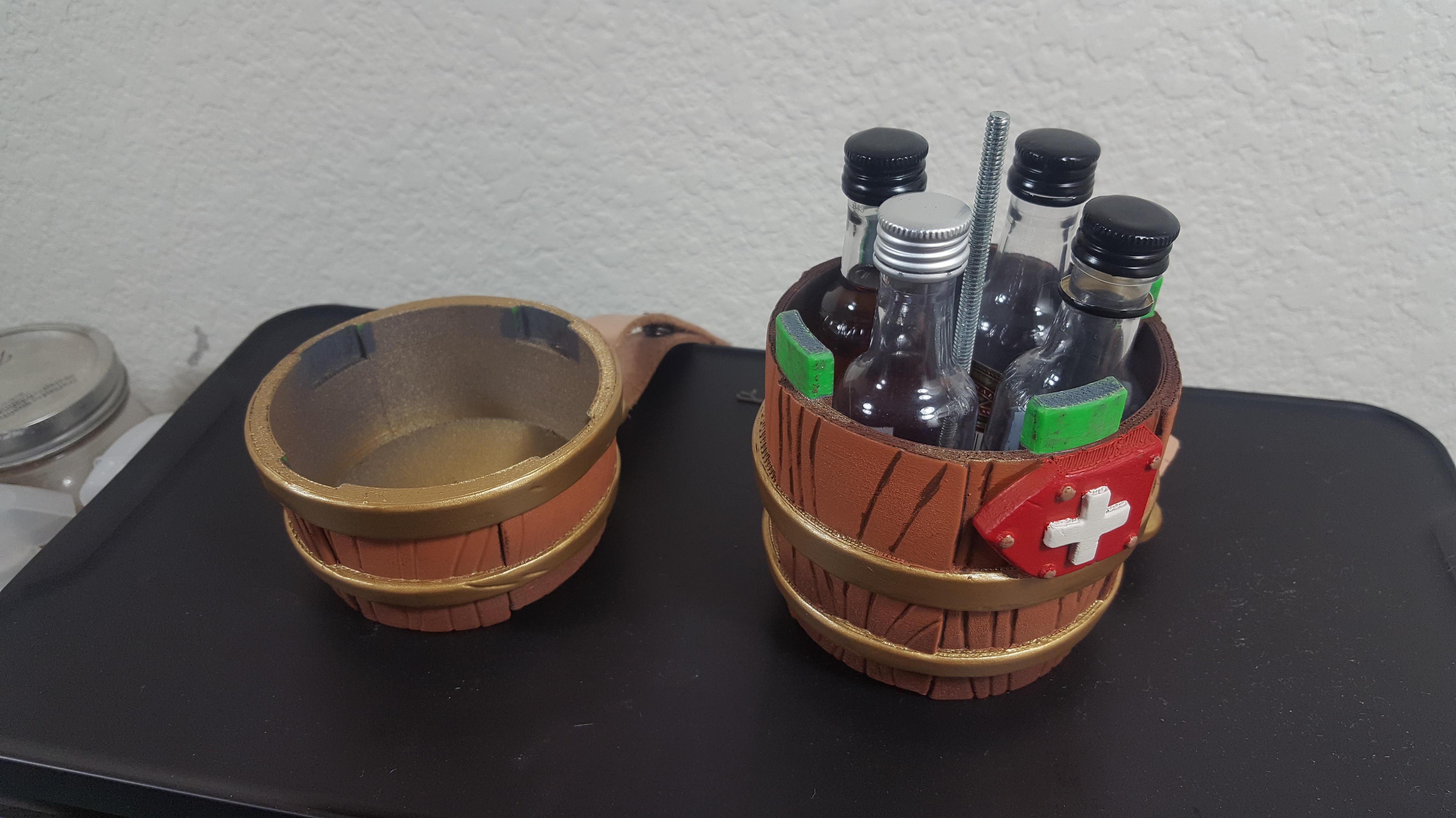 Fits 4 whiskey shooters inside!