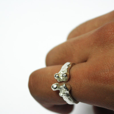Oscar trejo femur ring hand2