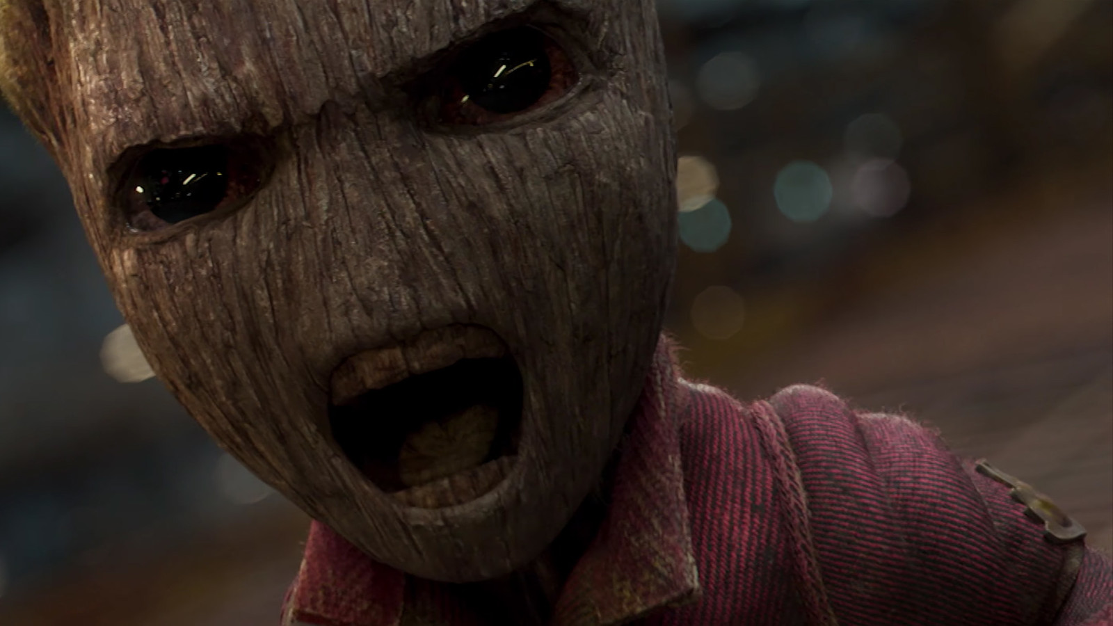 Close-up baby groot costume