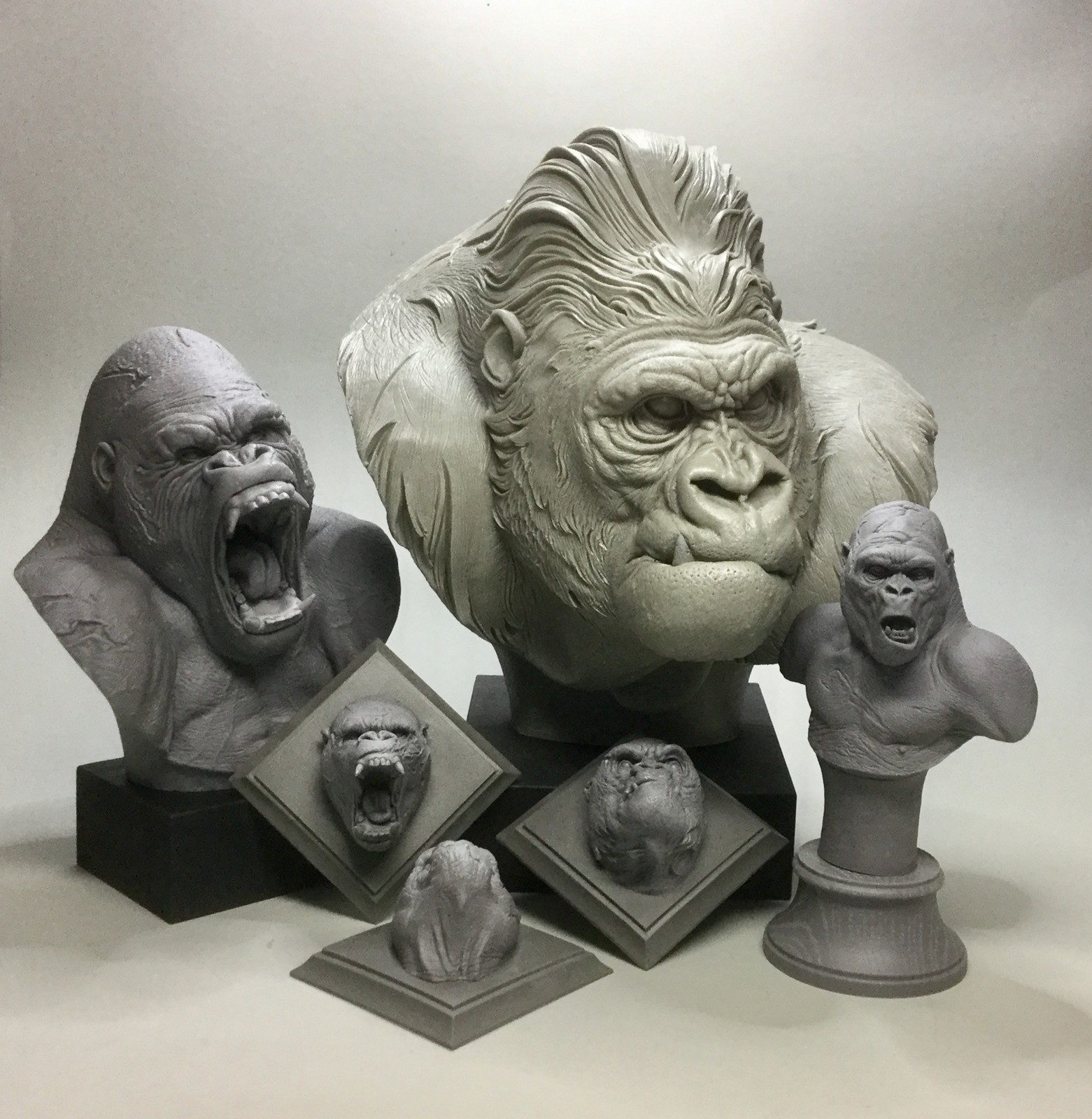 Gorillas set/ cast resin