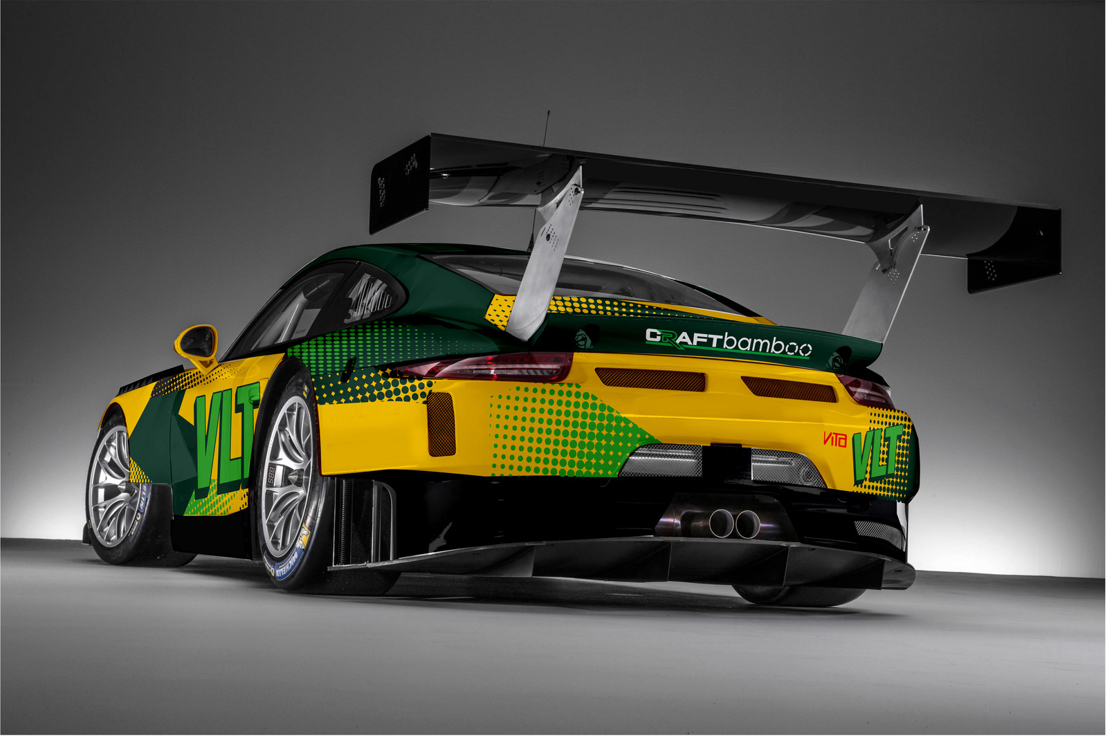 Car livery for Macau GP.
I mostly worked on the left side as well as the end of the car.
The general concept is done by Jay Wong (https://www.linkedin.com/in/wong-jay-50b61342/) 