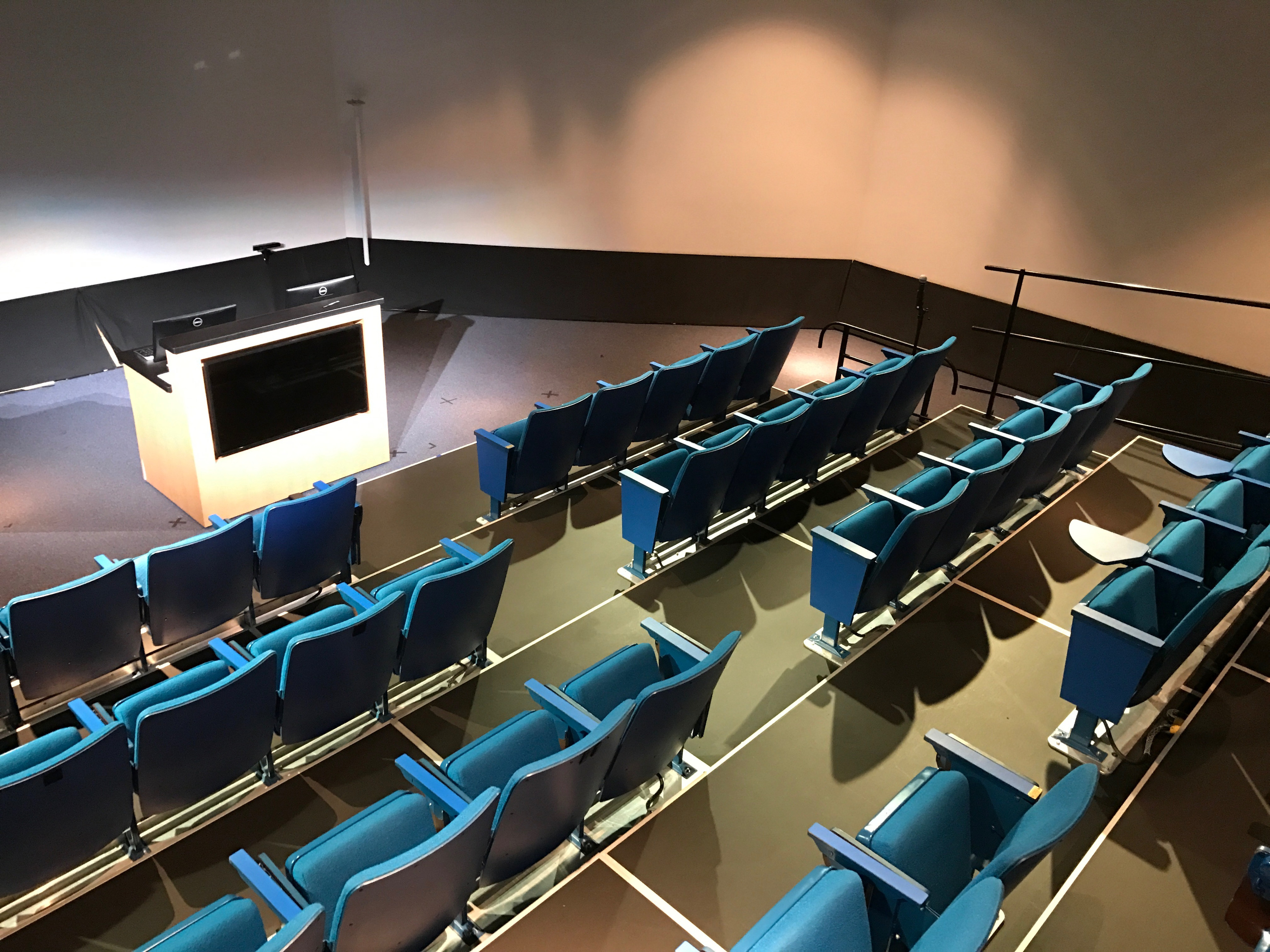 Example of the theater where the project is played