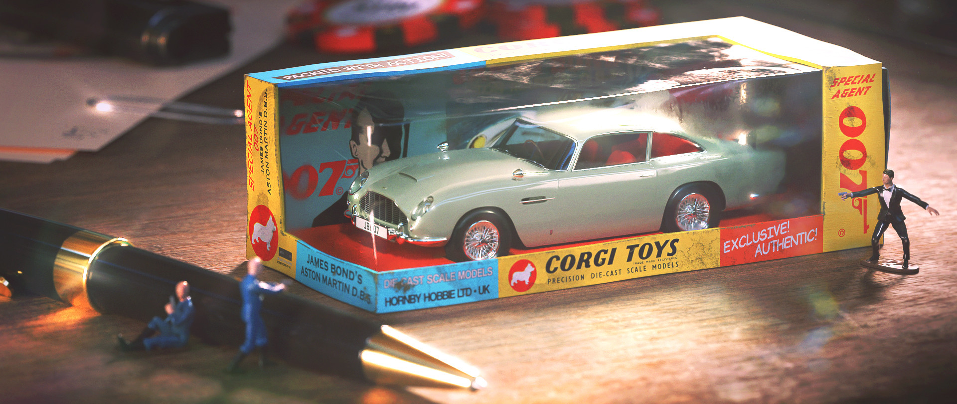Taylor Cooper - James Bond's Aston Martin DB5 Miniature - Corgi Toys