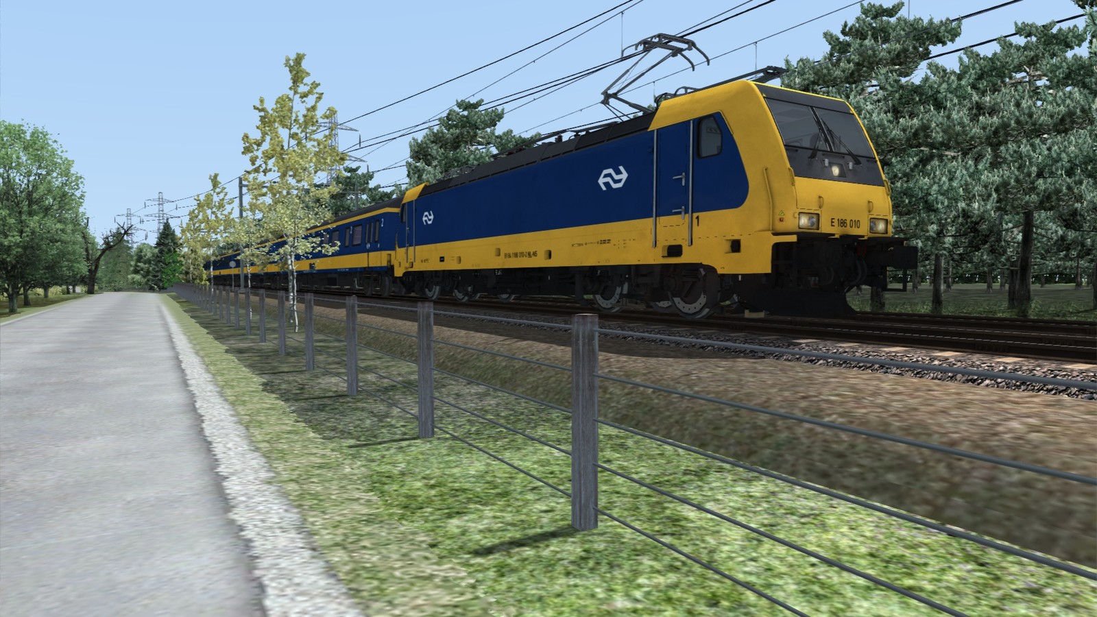 Traxx 186 locomotive with ICRmh wagons. Dutch national railways