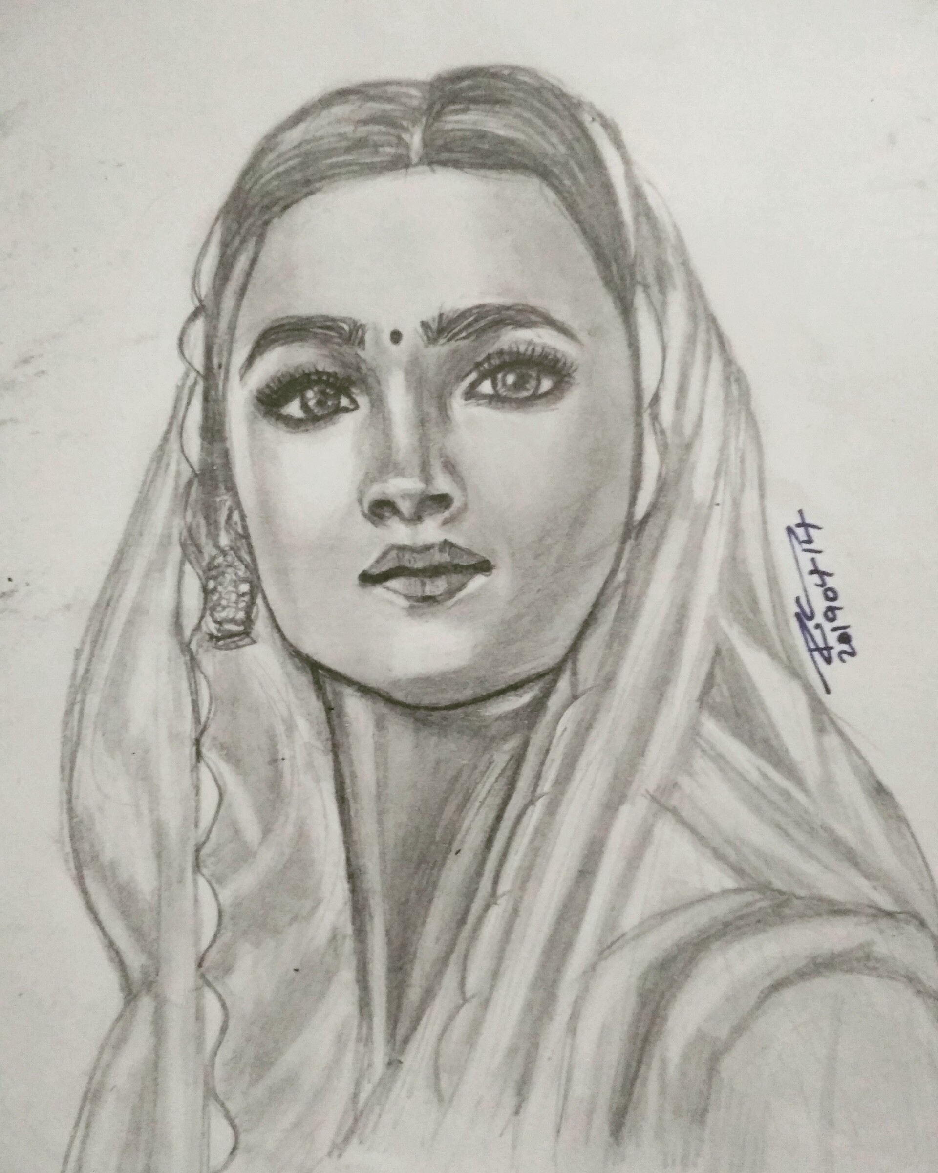 Vishal.Art - Drawing of @shraddhakapoor 🖋️❣️ Outline done into 2hrs⌚...  Size :- A4 Paper :- Ivory 210gsm ( smooth texture ) Pencil :- Mechanical  0.5 lead pencil I hope you like ,