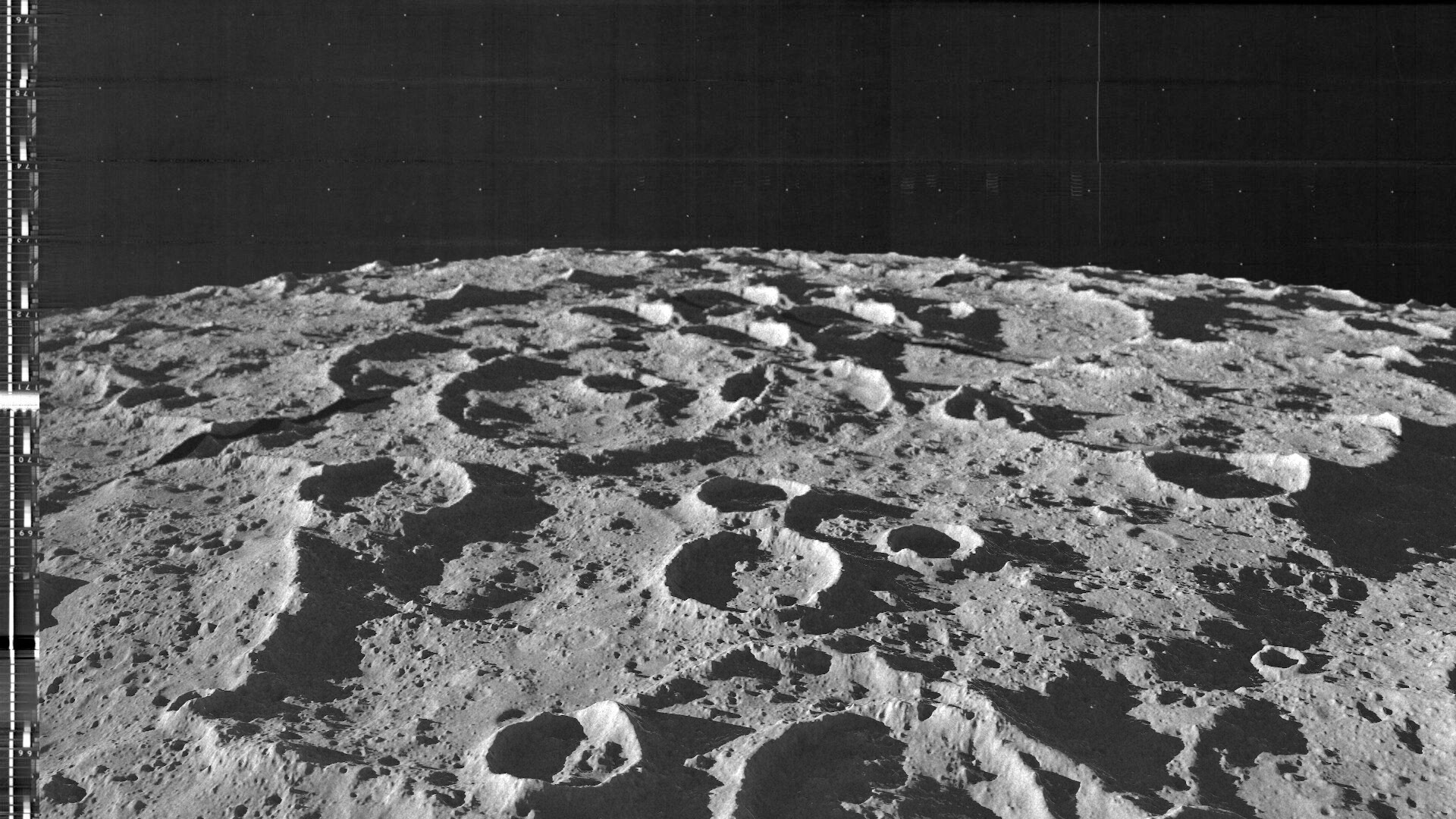 Большой кратер луны. Поверхность Луны кратеры. Образование кратеров на Луне. Планета с кратерами. Луна (Планета) кратеры.