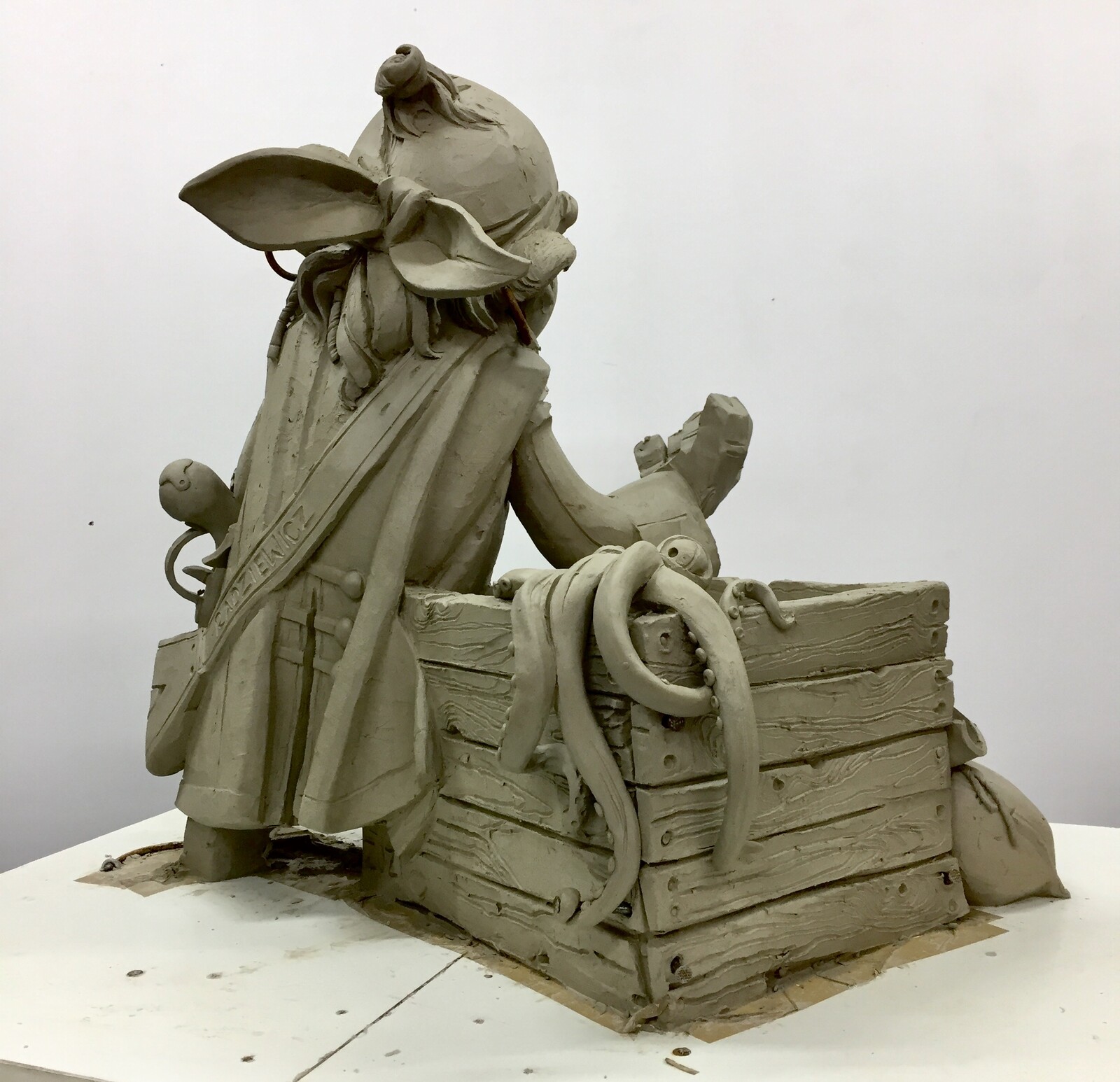 Hewelion clay water sculpture/55cm tall