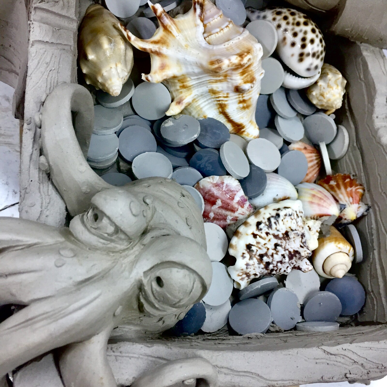Hewelion clay water sculpture/55cm tall