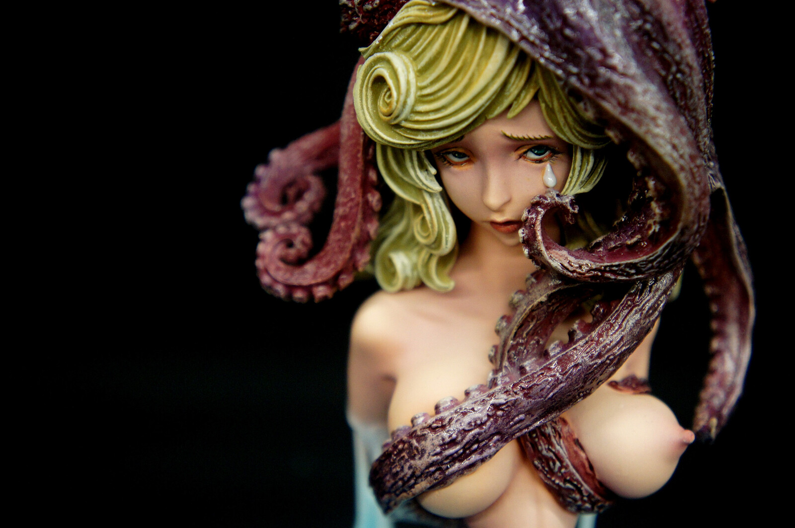 Sorrow Octopus  Art Statue 
哀ちゃん