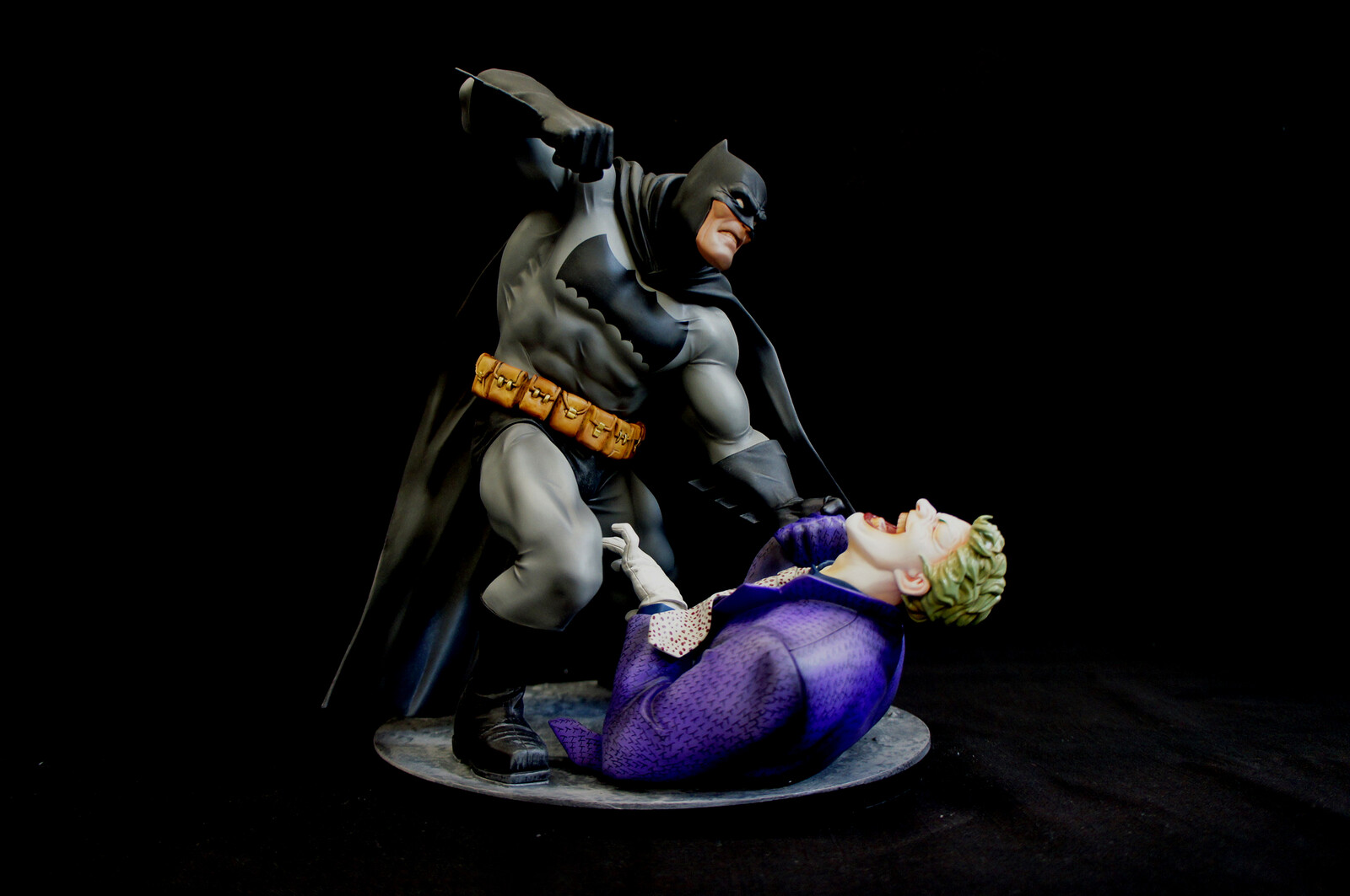 Frank Miller Dark Knight Batman vs Joker Diorama Art Statue 