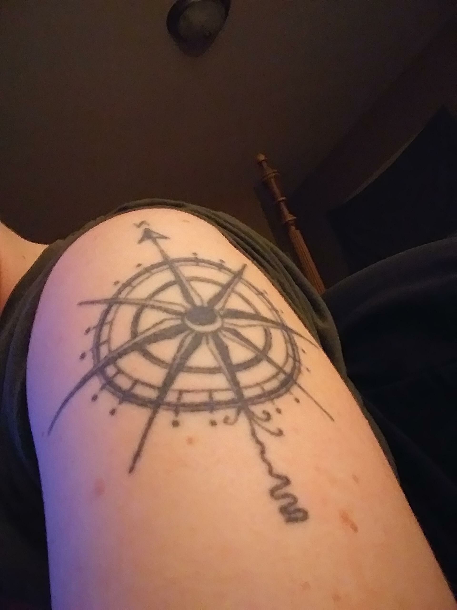 Mani Blunt - Compass Rose tattoo
