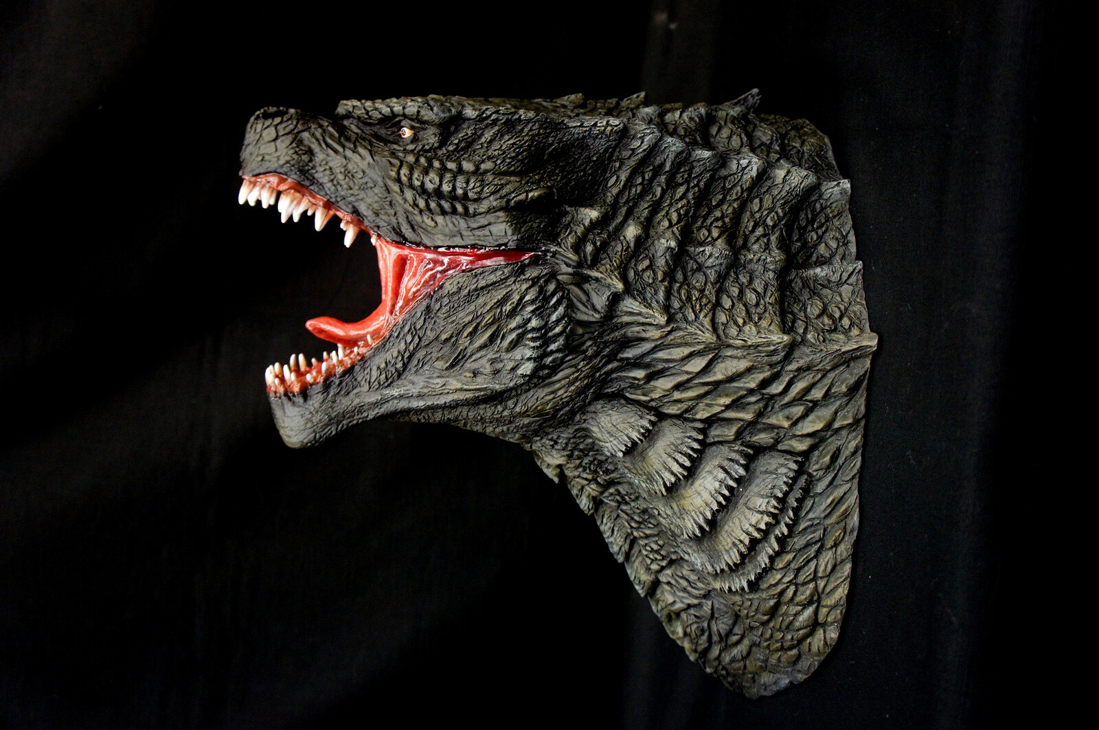 Godzilla 2014 Head Studio Scale Wall-Hanger 
https://www.solidart.club/