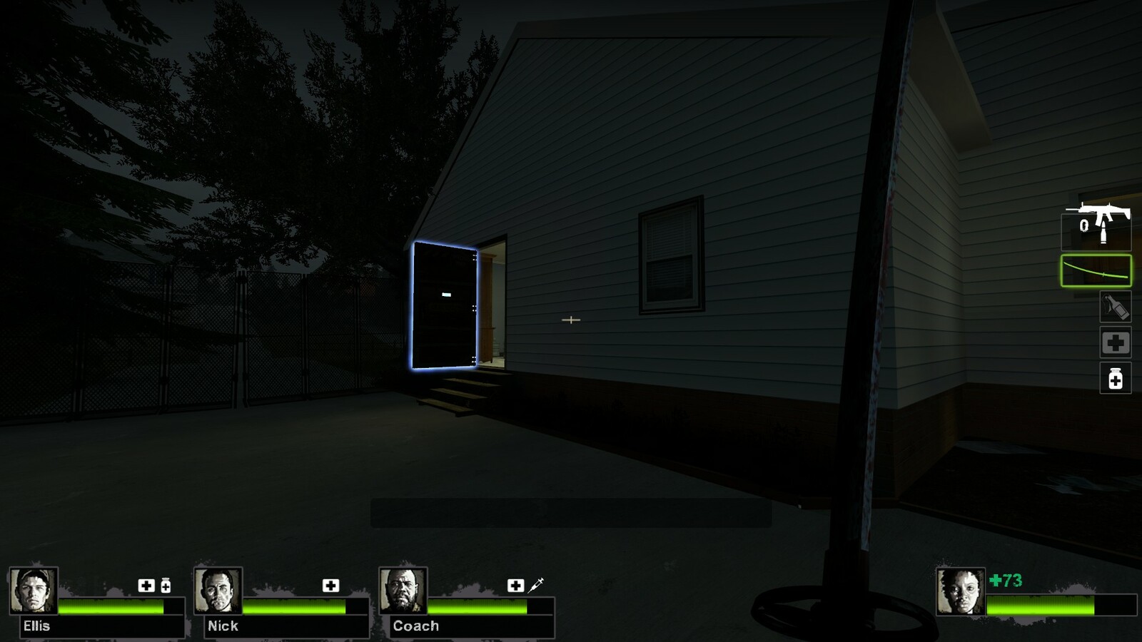 A large highlighted door helps direct players to the safe house after following the light. 