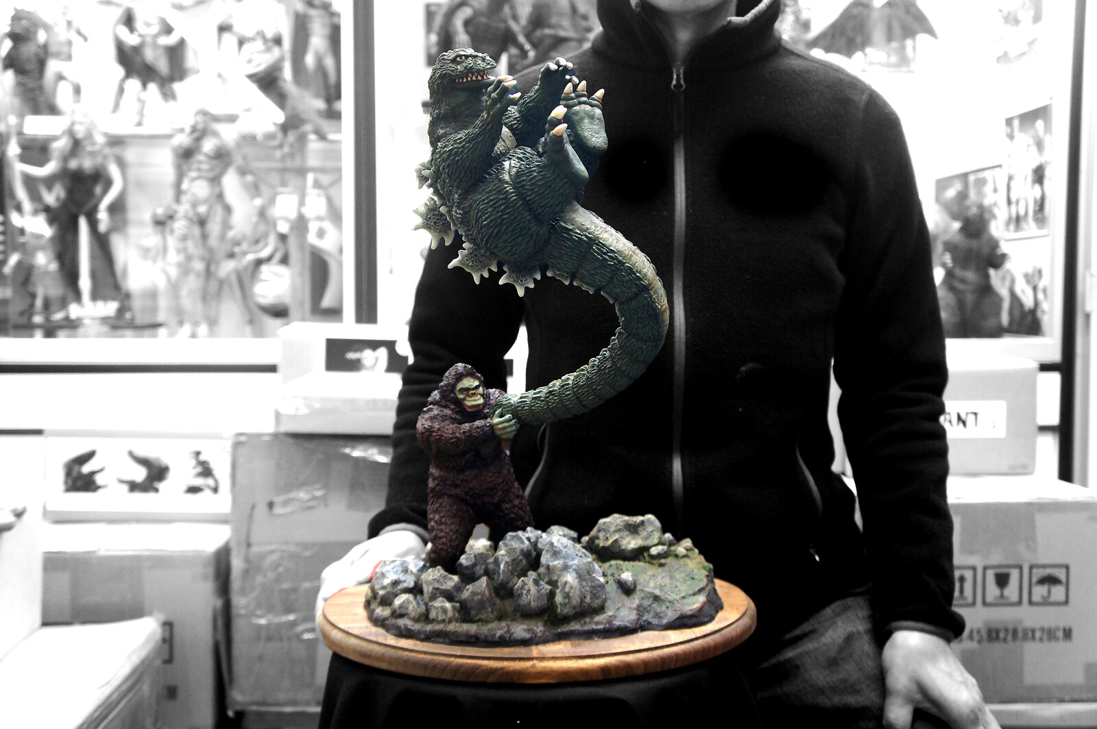 Godzilla vs Kong Art Statue キングコング対ゴジラ
https://www.solidart.club/