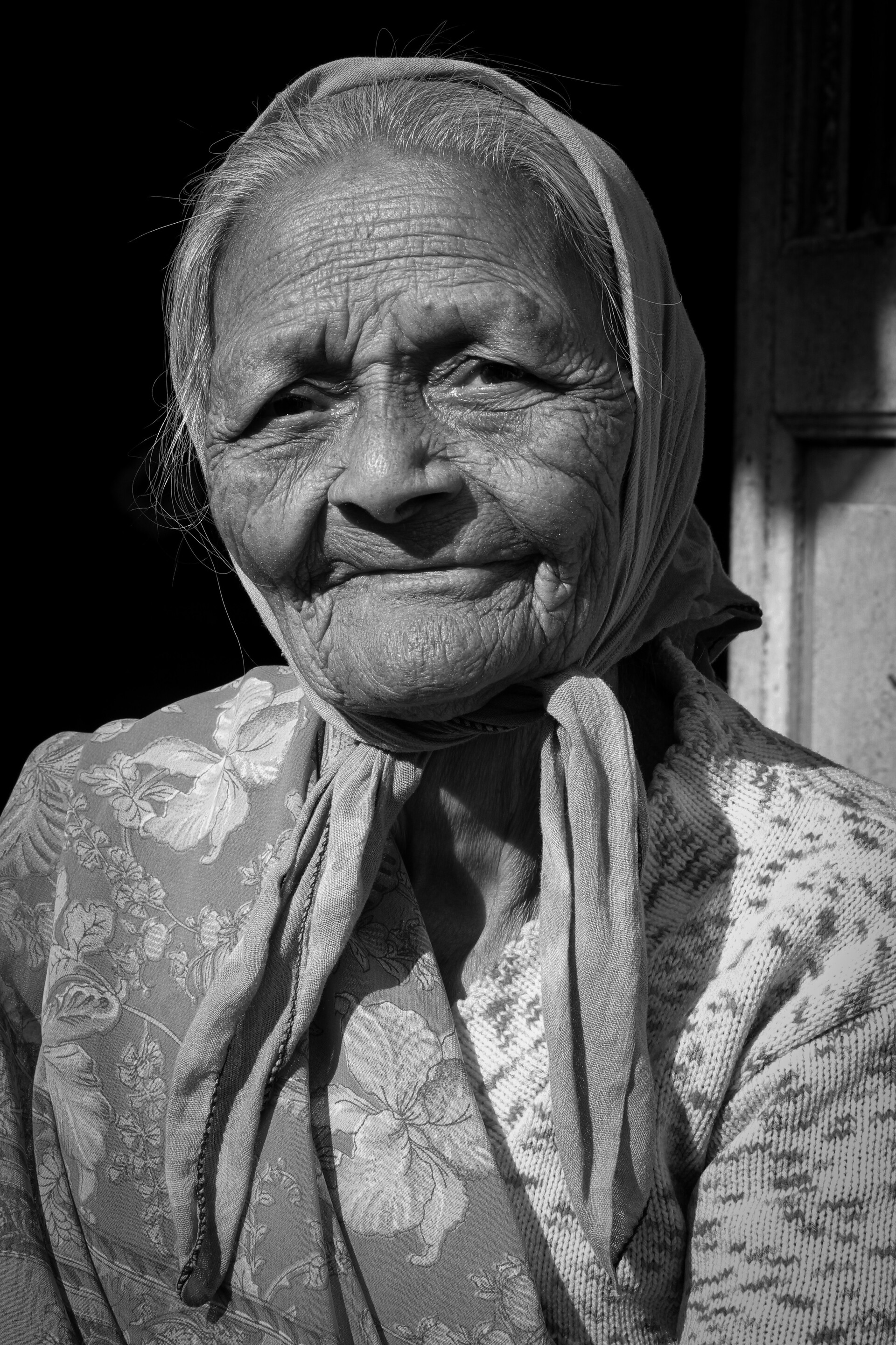 Бабушка леши. Деревенские бабушки фото. Внимательная бабка. Бабка 86 лет.
