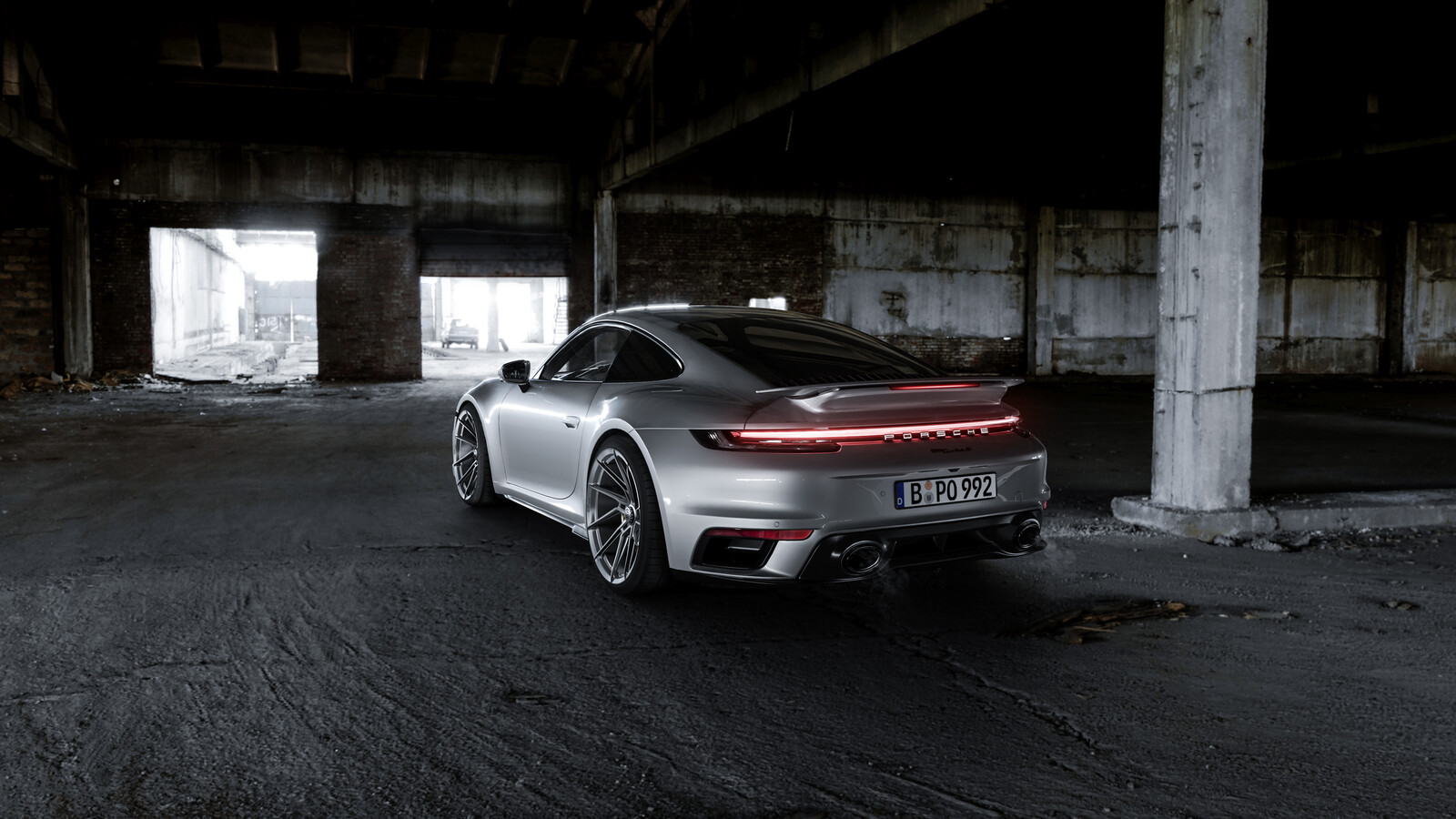 Porsche 992 with special rims 
CS-FM1 PORSCHE EDITION