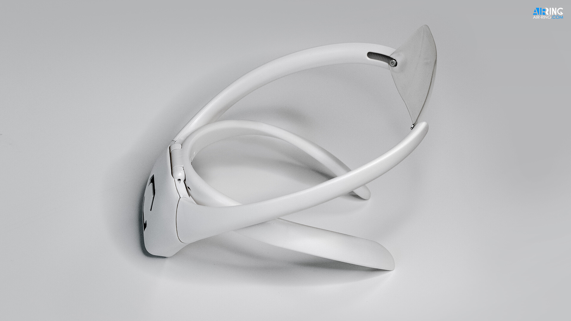 Sviatoslav Gerasimchuk - Air-Ring - Wearable Air Purifier Mask