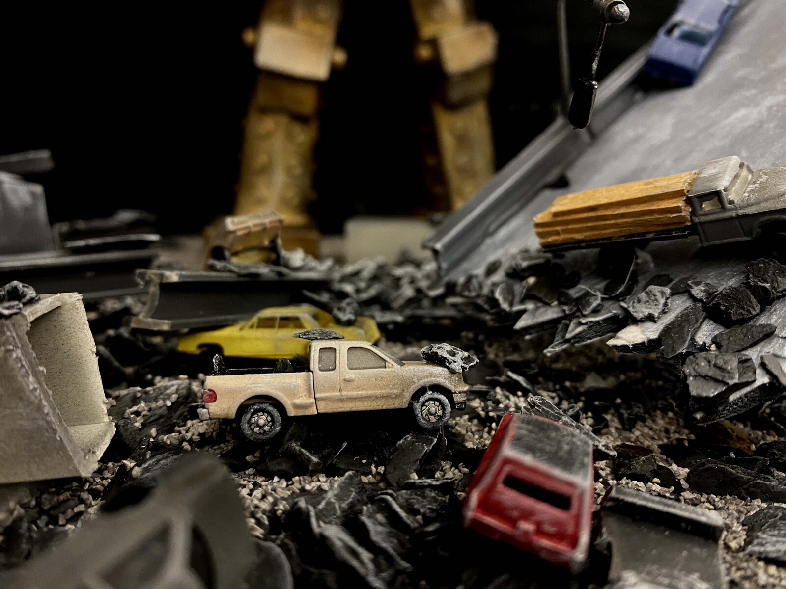 「クレージーゴン／高速道路崩壊」完成品
"CrazyGon / Highway Collapse" Art Statue
https://www.solidart.club/