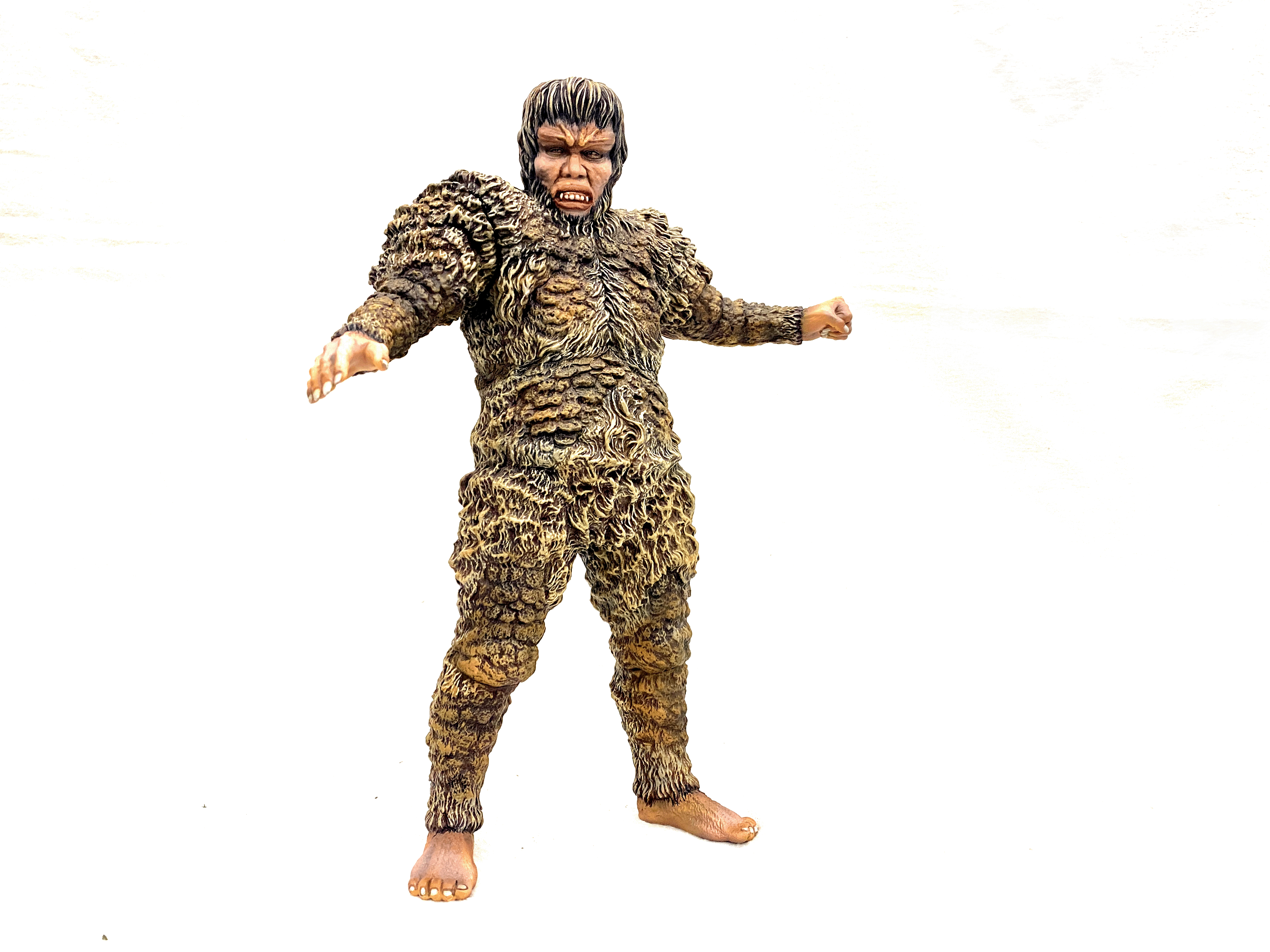 Sanda Vs Gaira The War Of The Gargantuas Art Statue
This piece is hand-painted and finished, 
with its own unique quality and detail 
that is the trademark of a handcrafted 
Art Of Toys custom product
https://www.solidart.club/