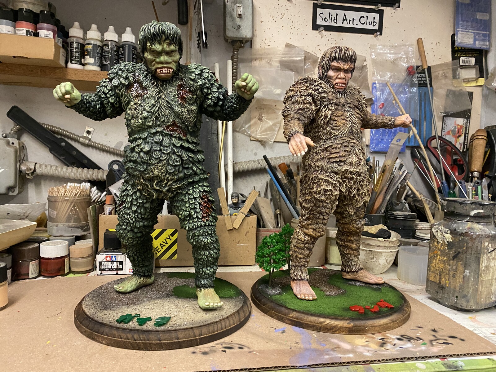 Sanda Vs Gaira The War Of The Gargantuas Art Statue
This piece is hand-painted and finished, 
with its own unique quality and detail 
that is the trademark of a handcrafted 
Art Of Toys custom product
https://www.solidart.club/
