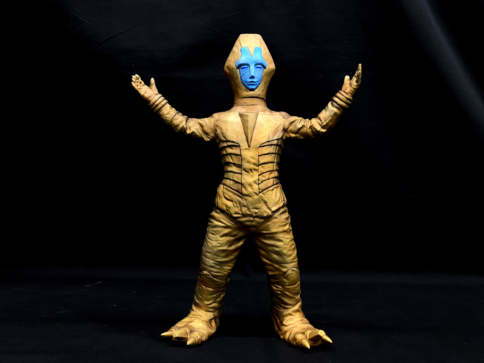 Golden Phantom Gold Satan Art Statue 黄金怪人ゴールドサタン完成品
This piece is hand-painted and finished,
with its own unique quality and detail
that is the trademark of a handcrafted
Art Of Toys custom product.
https://www.solidart.club/