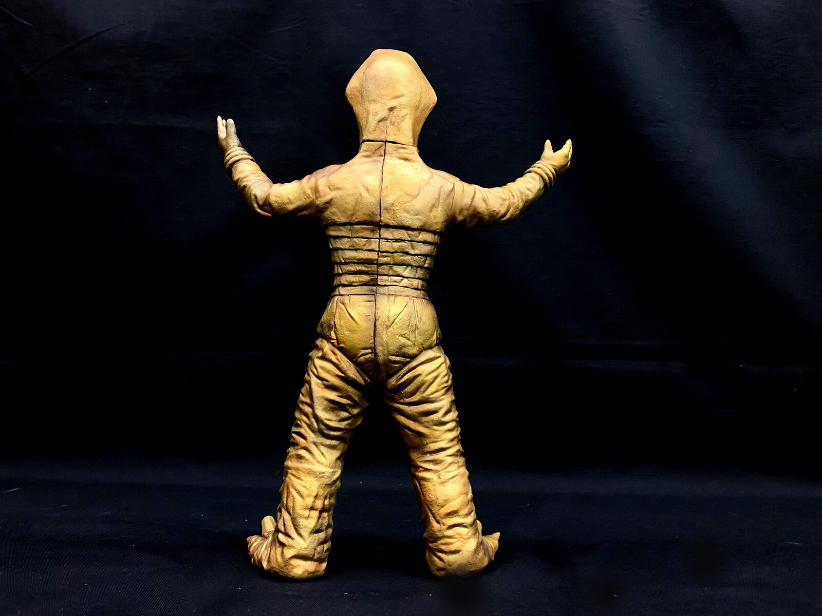 Golden Phantom Gold Satan Art Statue 黄金怪人ゴールドサタン完成品
This piece is hand-painted and finished,
with its own unique quality and detail
that is the trademark of a handcrafted
Art Of Toys custom product.
https://www.solidart.club/