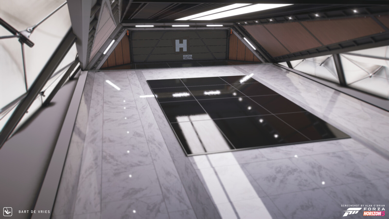 I was responsible for modelling and base material creating of the homespace interior.