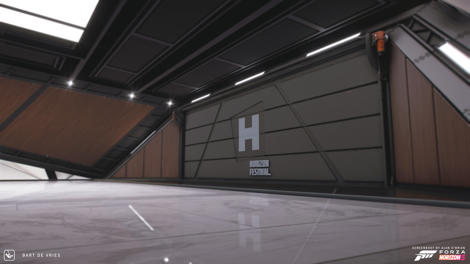 I was responsible for modelling and base material creating of the homespace interior.