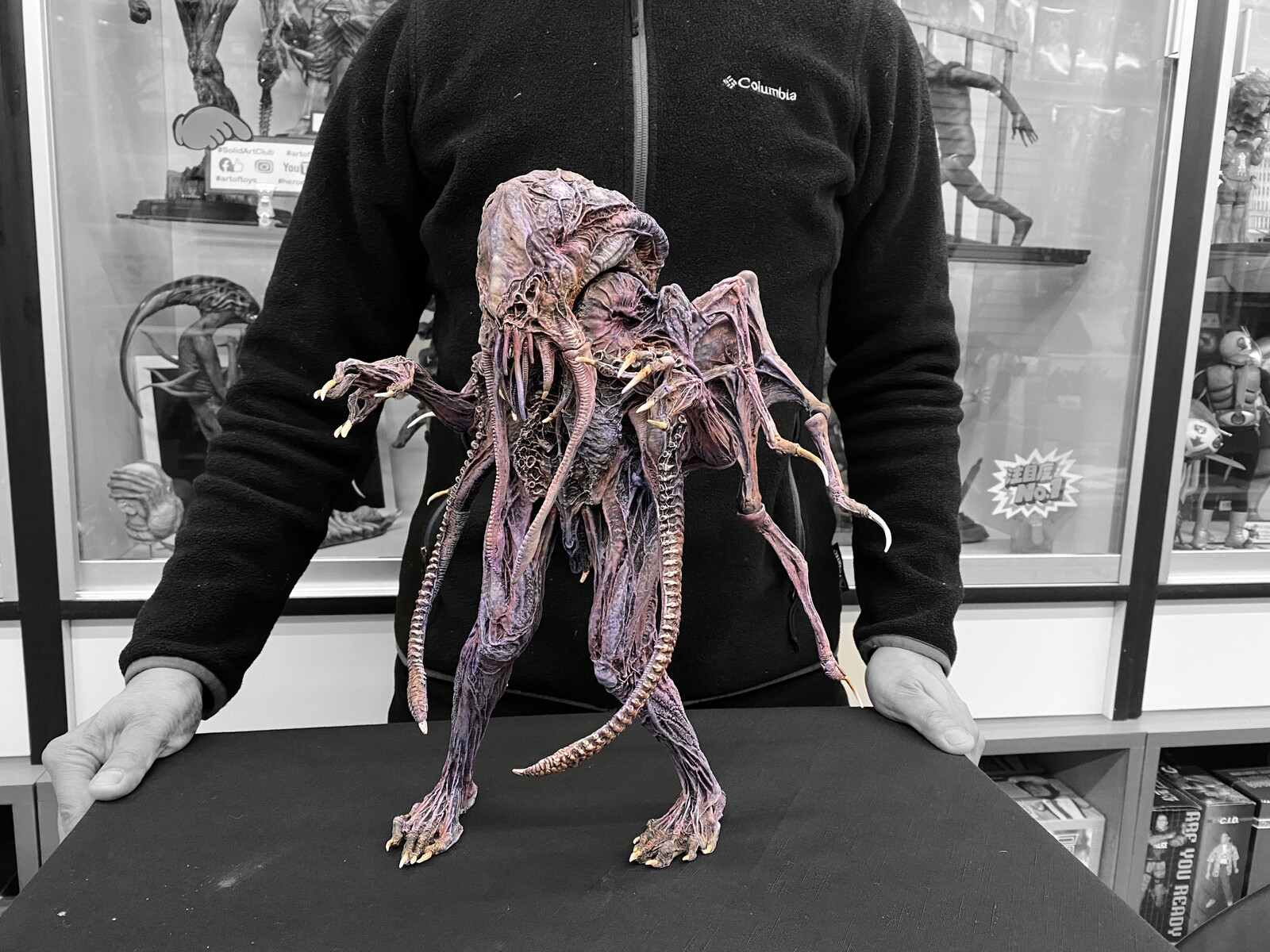 CALL OF CTHULHU 
This piece is hand-painted and finished, 
with its own unique quality and detail 
that is the trademark of a handcrafted 
Art Of Toys custom product.
https://www.solidart.club/