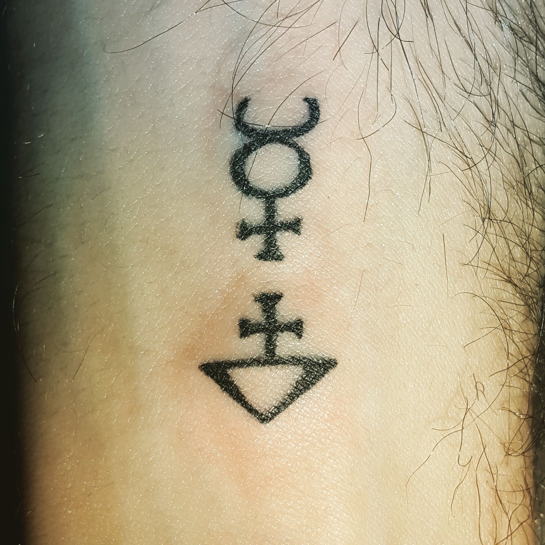 Venus Herz Symbol Tattoo