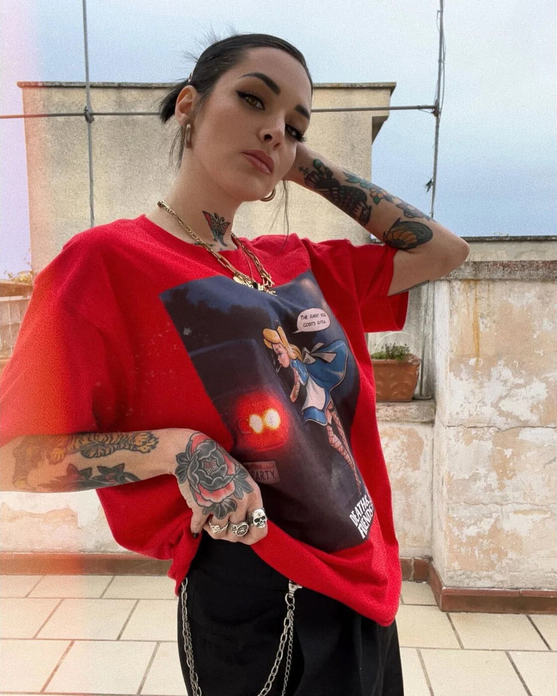 A model rocking the final design.
