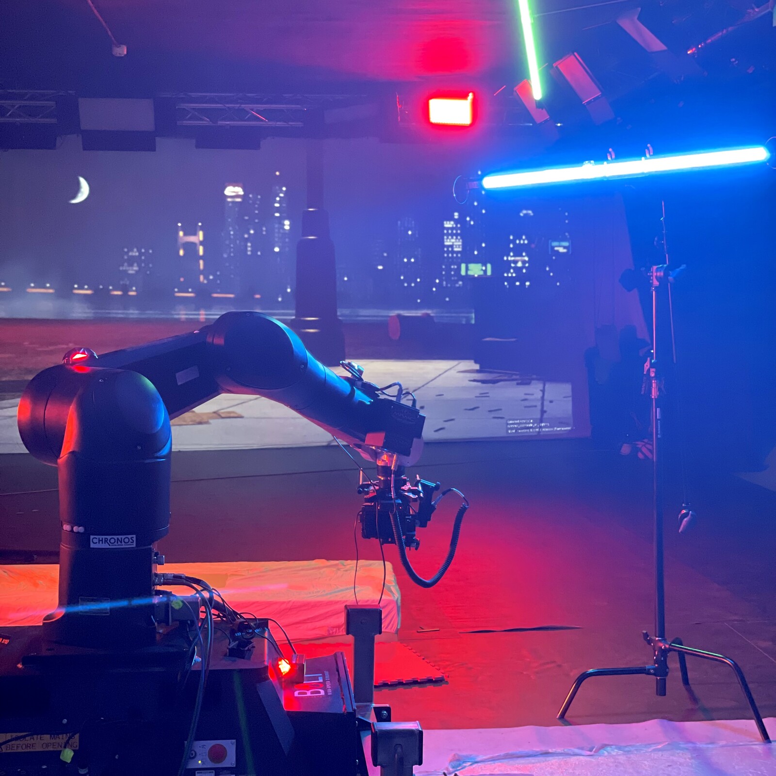 Virtual Production Shot
Real Time on-set
Unreal Engine 5
Recorded with the Bolt Jr. Motion Control robot from Robolt
3D Technical Artist: Roberto Julio Alamo Rolls3D
Photography by Jose Carlos Villarino