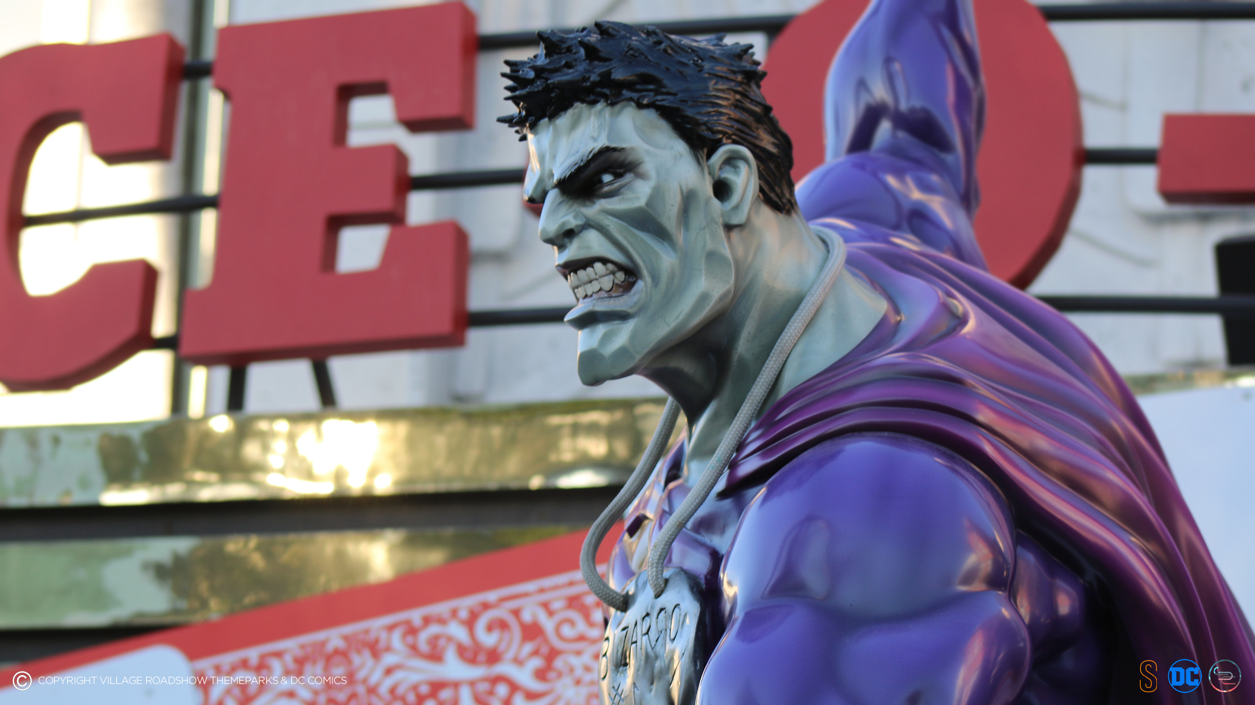 Photos of the final sculpture at Movieworld, Australia 