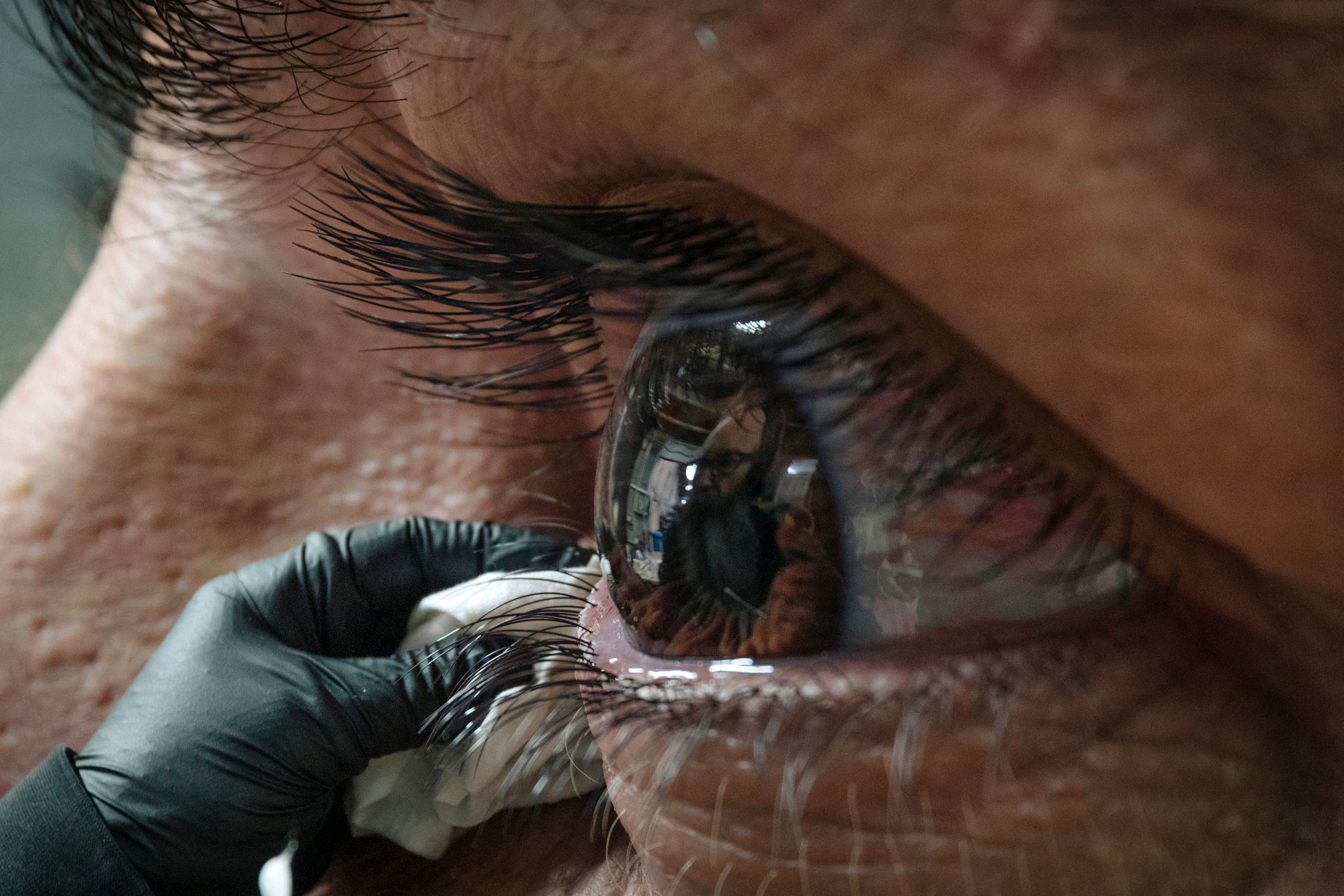 Once fitted into the fibreglass heads, head of prosthetics Jason Docherty added goo around the tearduct and lower eyelid to create some extra realism.