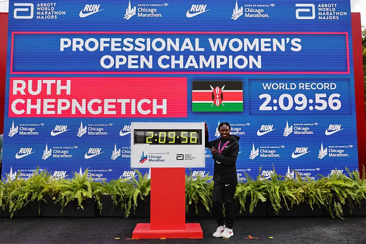 2024 Chicago Marathon Champion Stage, Photo by SMT