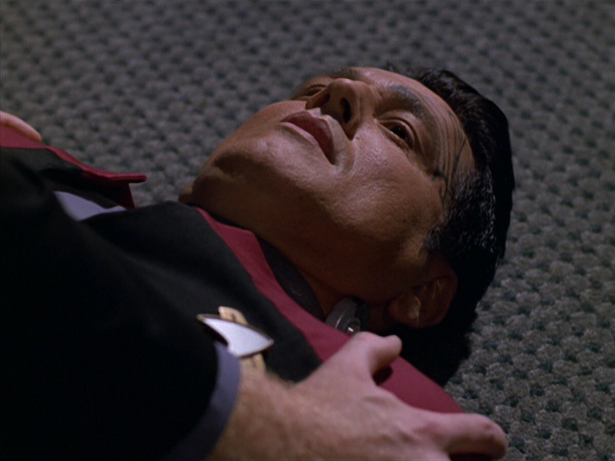 tate-meyer-star-trek-voyager-s05-e19-the-fight.jpg