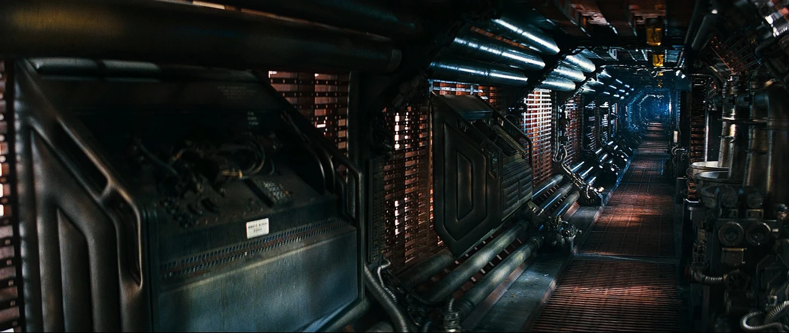 Reference photo from 
https://theasc.com/articles/alien-and-its-photographic-challenges