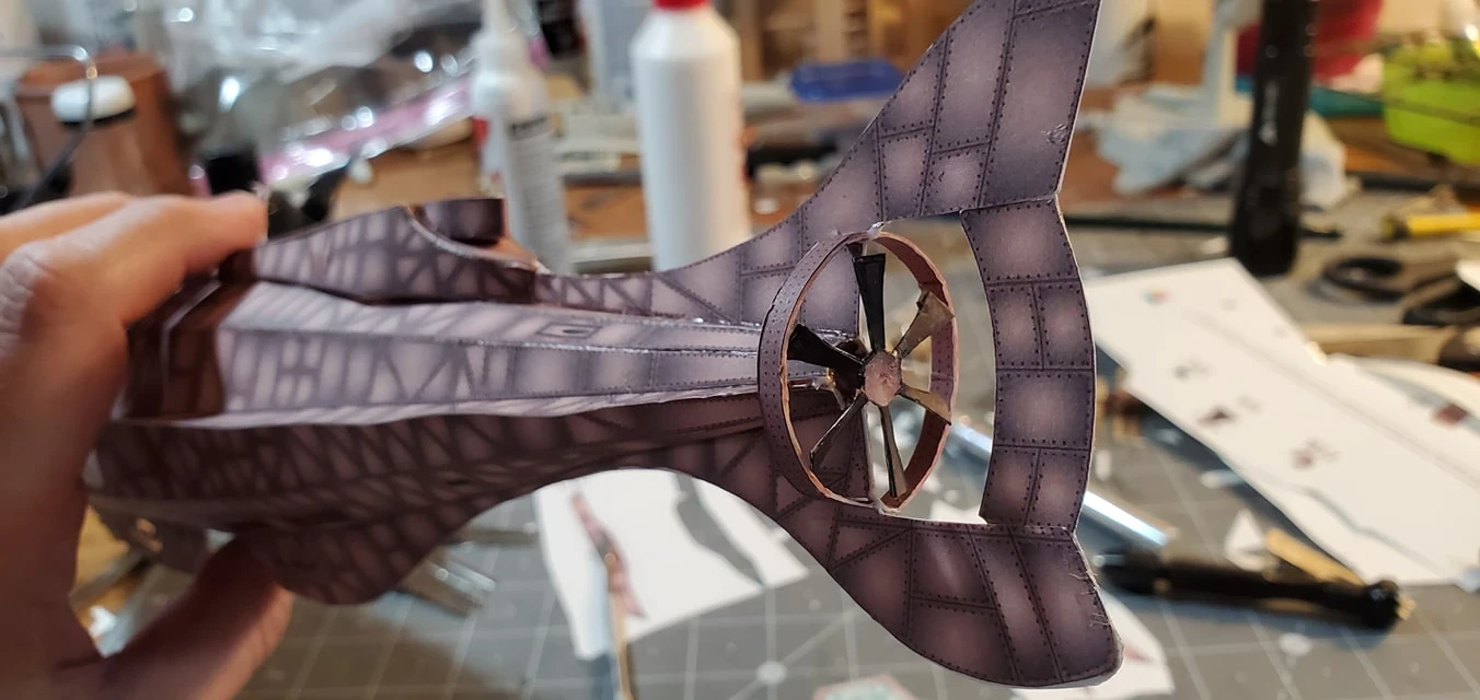 20,0000 Leagues Under the Sea - Nautilus Paper Card Model. Build by Dale Jackson. Designed by Kevin Kittle. Free Model at: https://www.disneyexperience.com/activities/models/20klus_model.php?