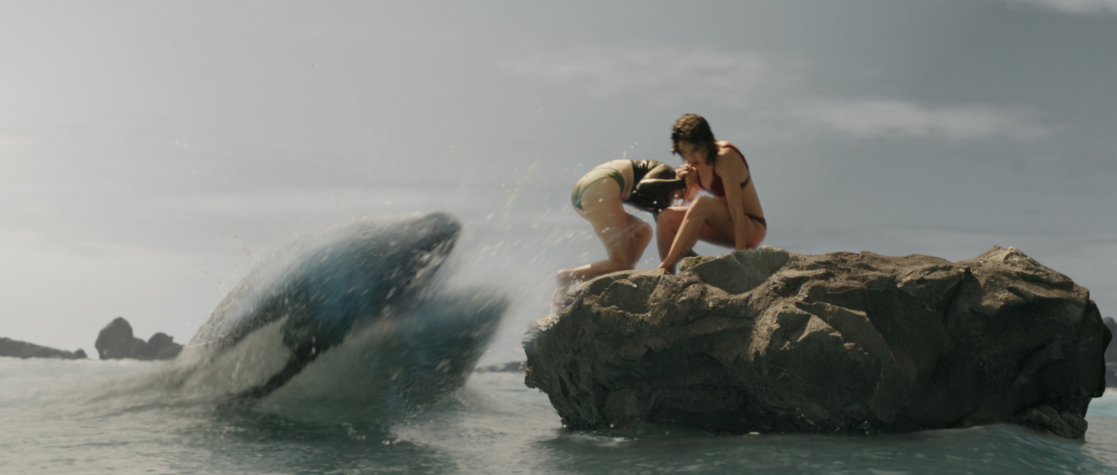  Ceto attacks!  - film still.