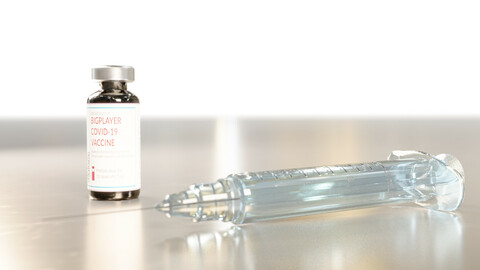 Vaccine vial and syringe - Customizable label