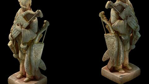 Game model - holding a bow stone statue