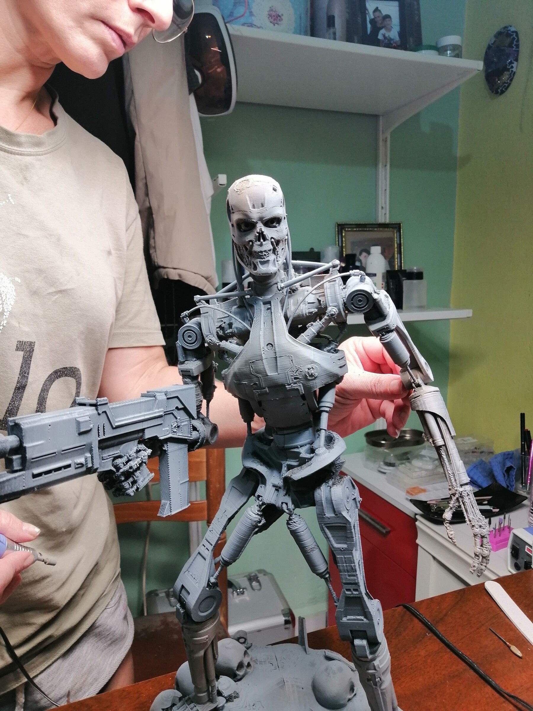 3D file Terminator T-800 Endoskeleton Rekvizit T1 V2. 🤖・Model to